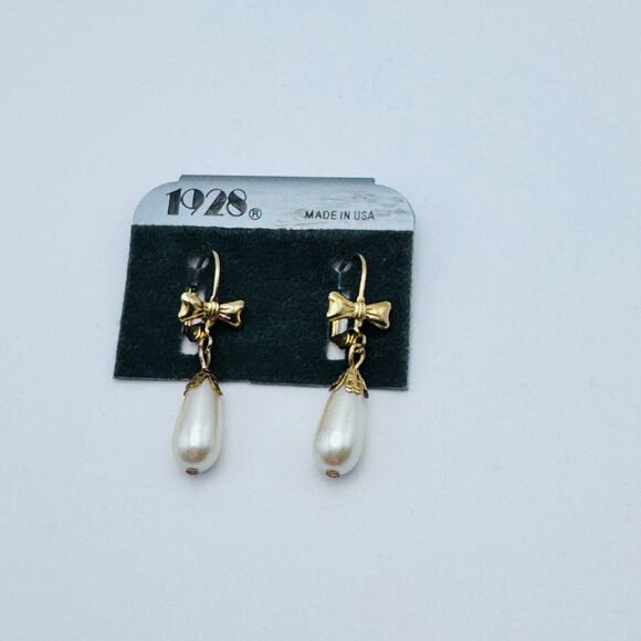Vintage 1928 Faux Pearl and Bow Earrings - Picture 1 of 2